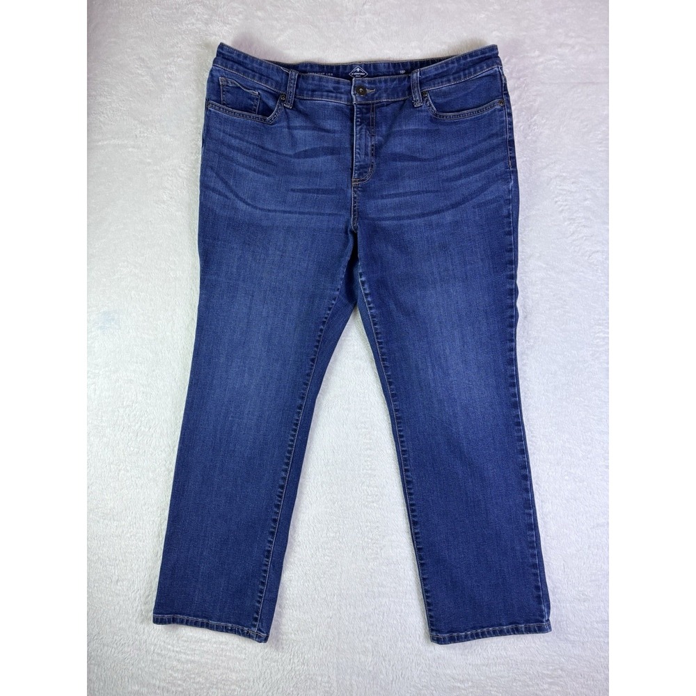 St. John's Bay Straight Leg Women's size 18P Med Wash Blue Denim Jeans